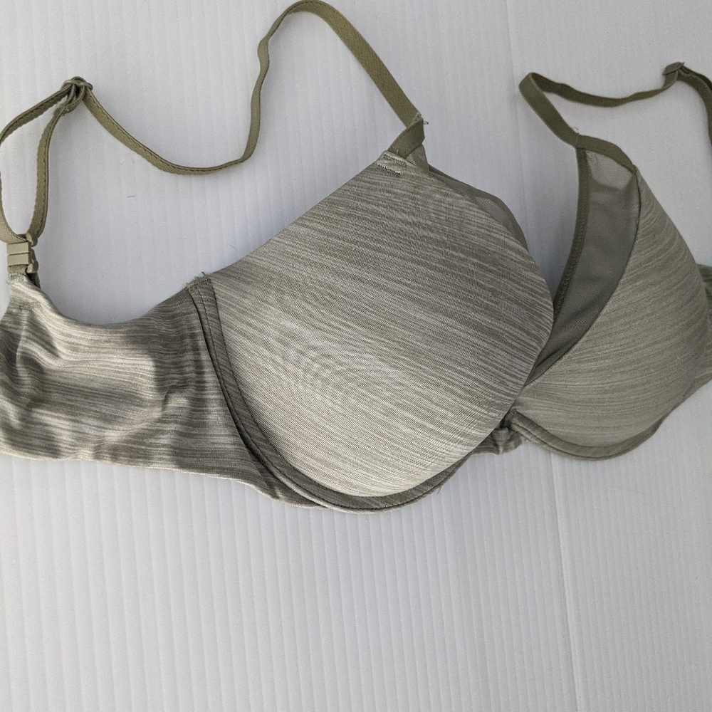 Victoria's Secret Convertible Padded Plunge Push Up Bra - 32 D
